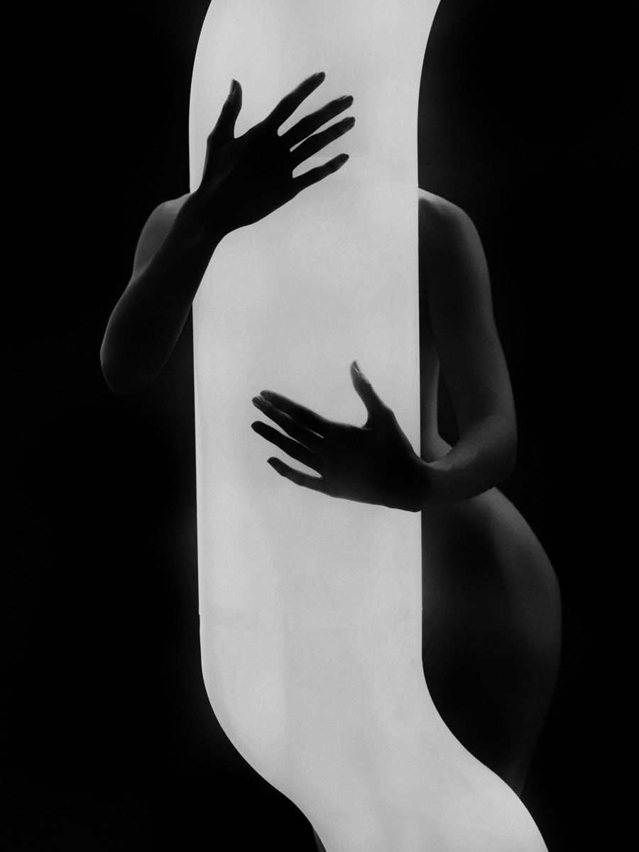 Bastiaan Woudt, Embrace, 2022