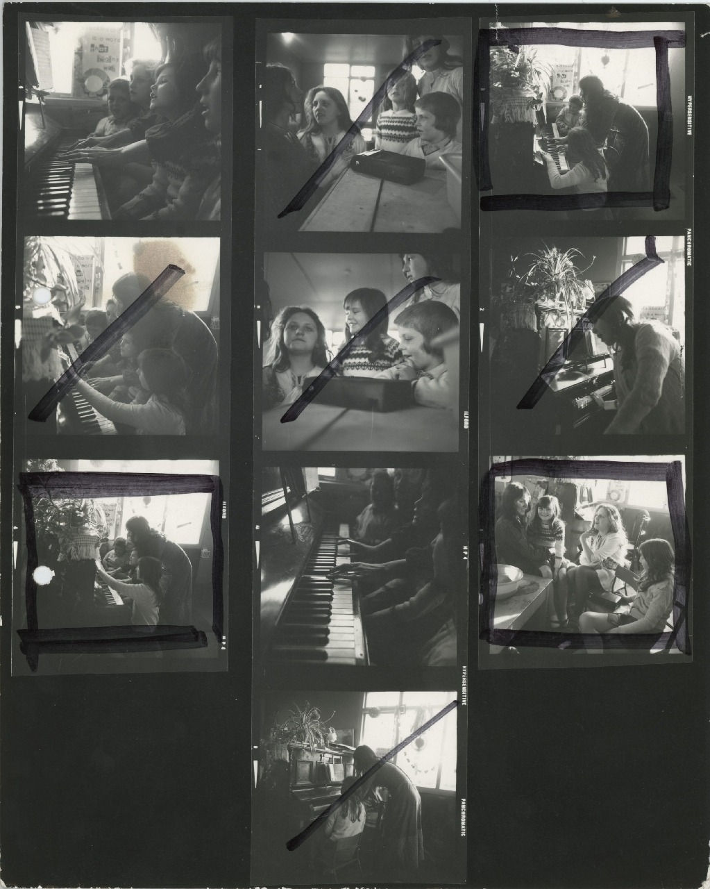 Jo Spence, Contact Sheet - Gypsies, 1974