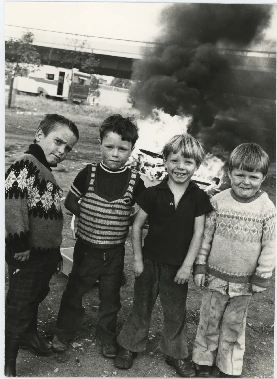 Jo Spence, Gypsies (boys, Westway, with fire), 1974