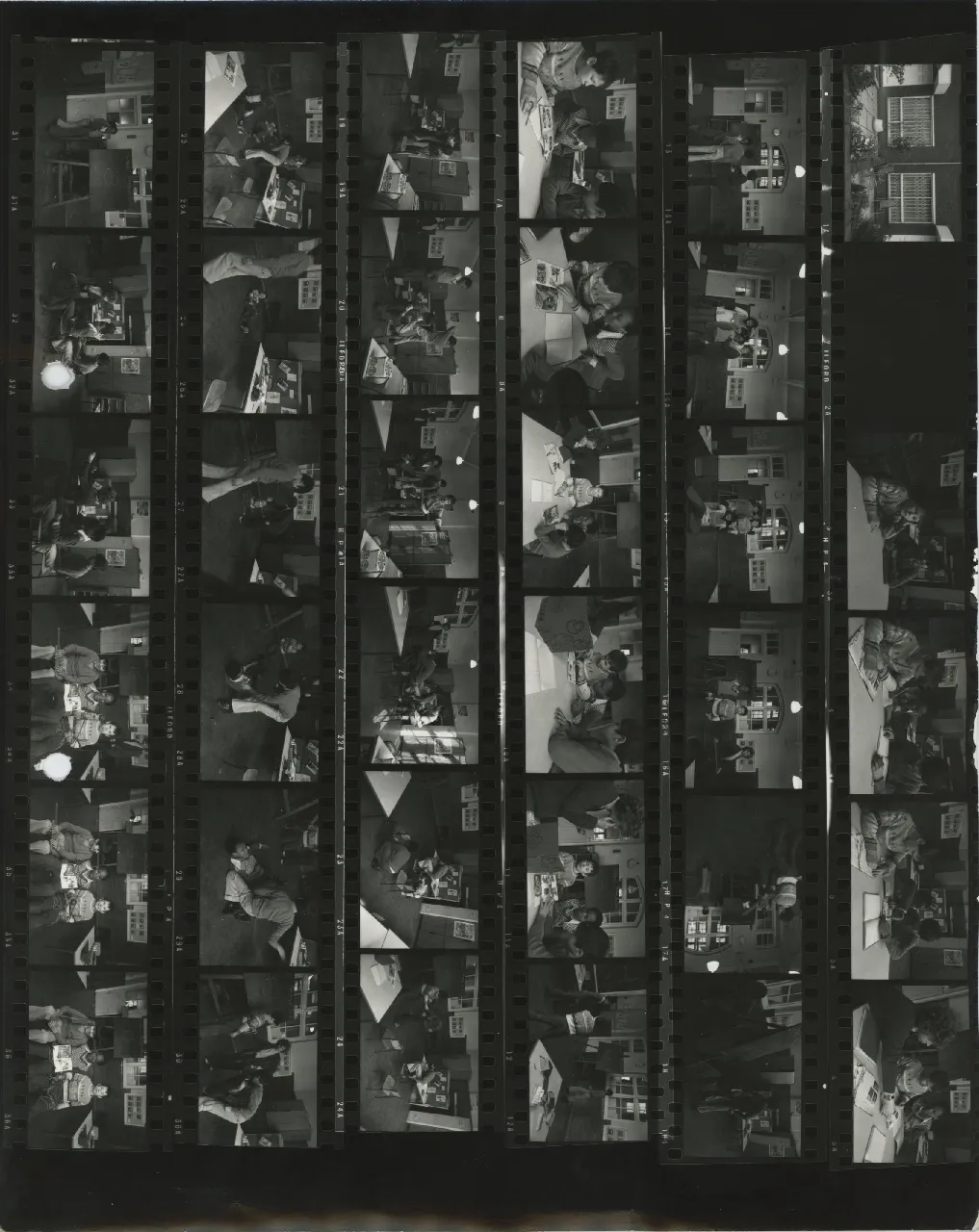 Jo Spence, Contact sheet - Gypsies, 1974