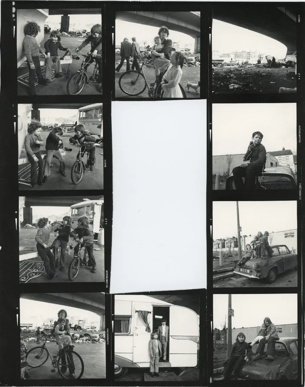 Jo Spence, Contact sheet - Gypsies, 1974