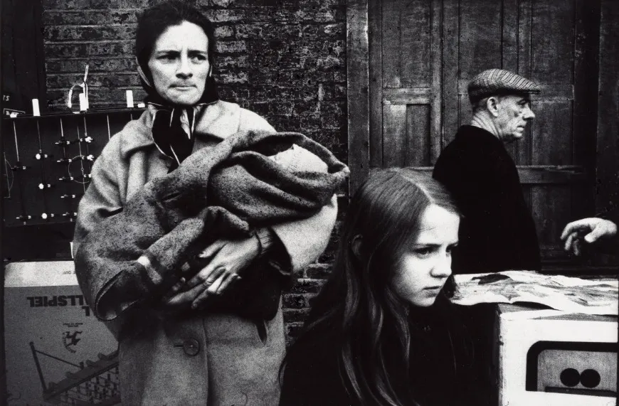 Marketa Luskacova, Photographs from Spitalfields (Woman with a baby and a girl), 1975