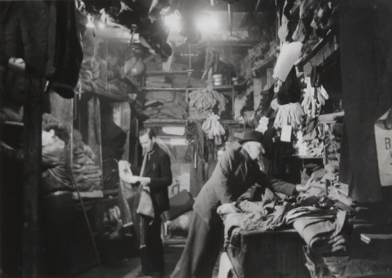 Bert Hardy, Life in the Elephant - Fabric Shop, 1948