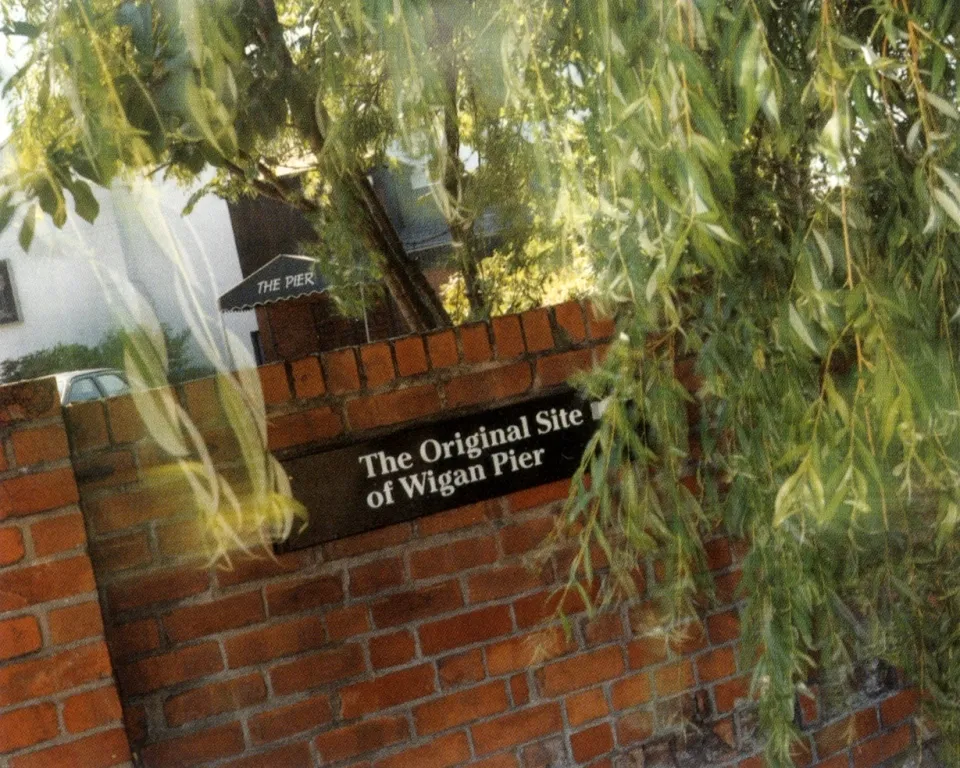 Paul Reas, Flogging a Dead Horse, Orwell Country, Wigan, 1993