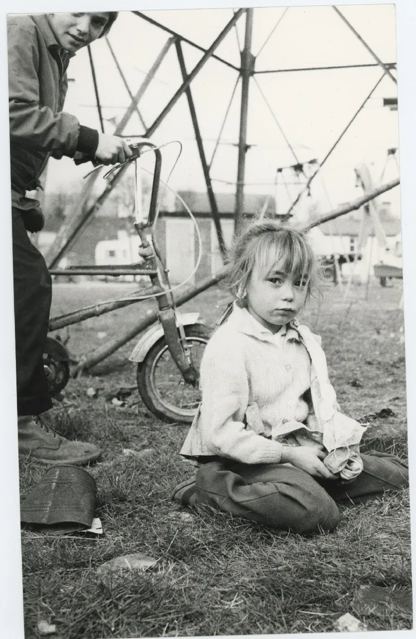 Jo Spence, Gypsies (seated boy and boy with bicycle), 1974