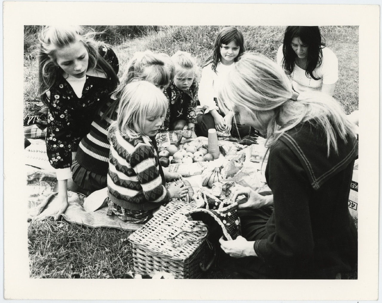 Jo Spence, Gypsies (picnic), 1974