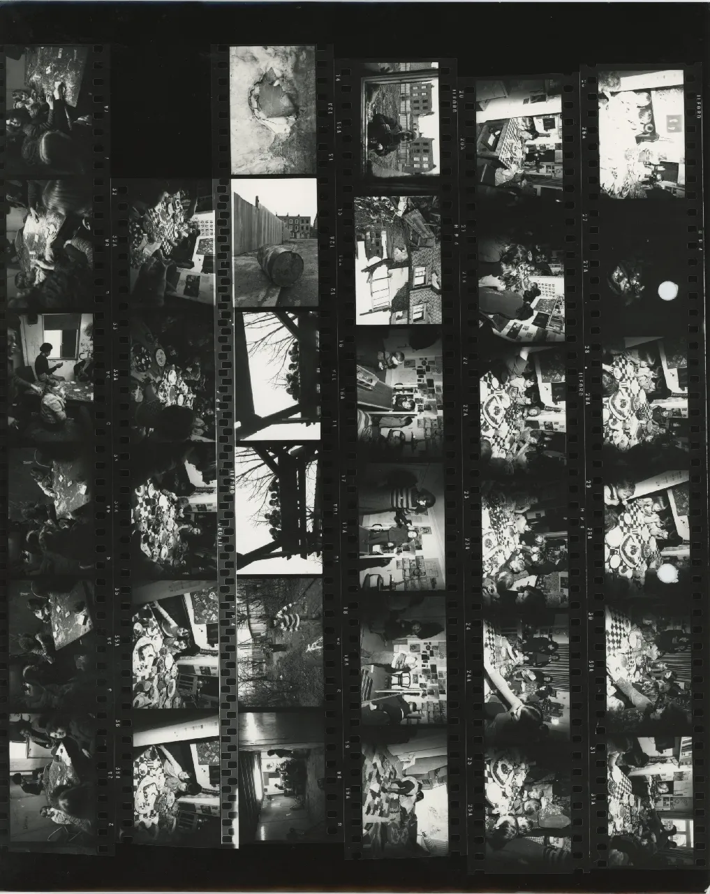 Jo Spence, Contact sheet - Gypsies, 1974