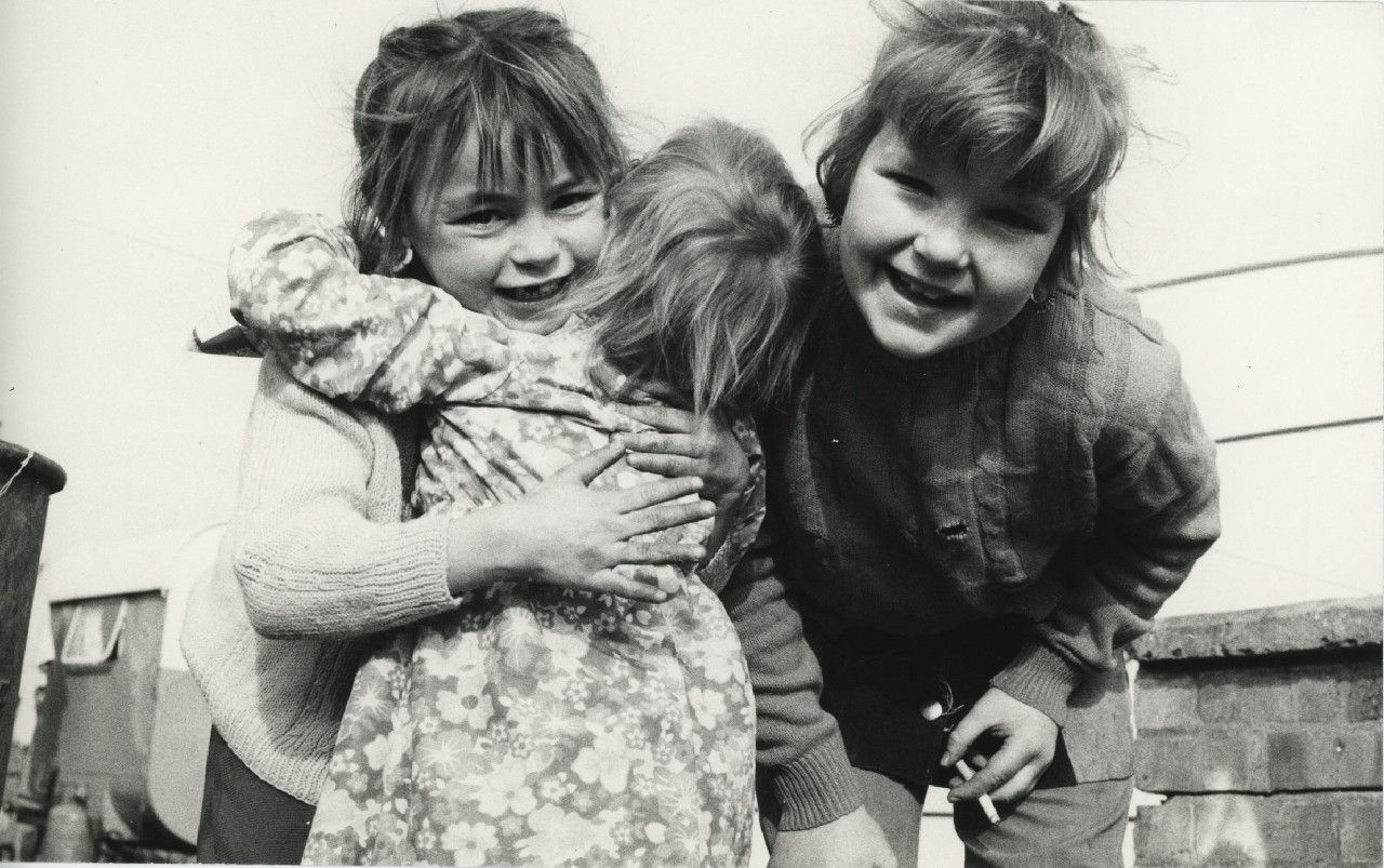 Jo Spence, Gypsies (close up, children), 1974