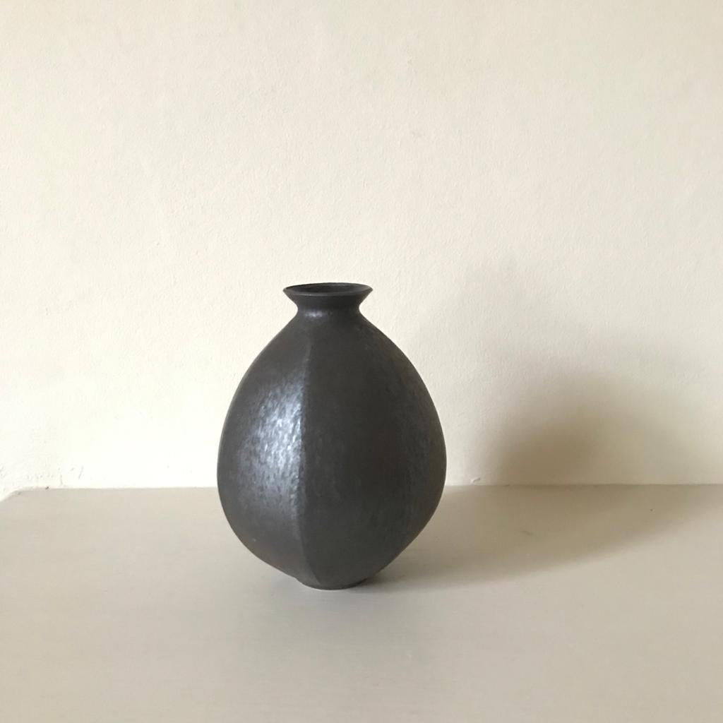 Mizuyo Yamashita, Mentori Vase - Black, 2020