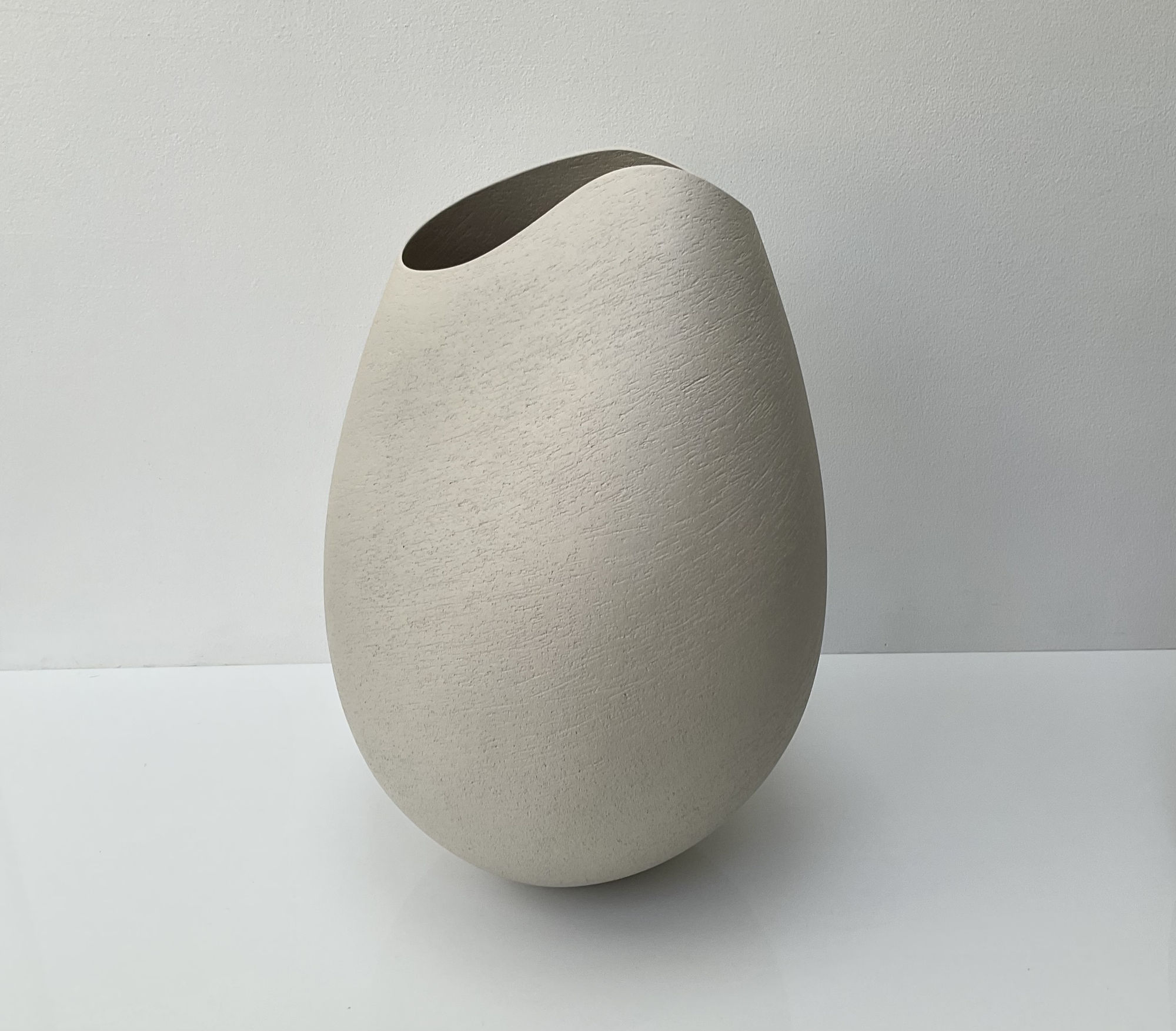 Ashraf Hanna, Large Bulbous Grey Vessel