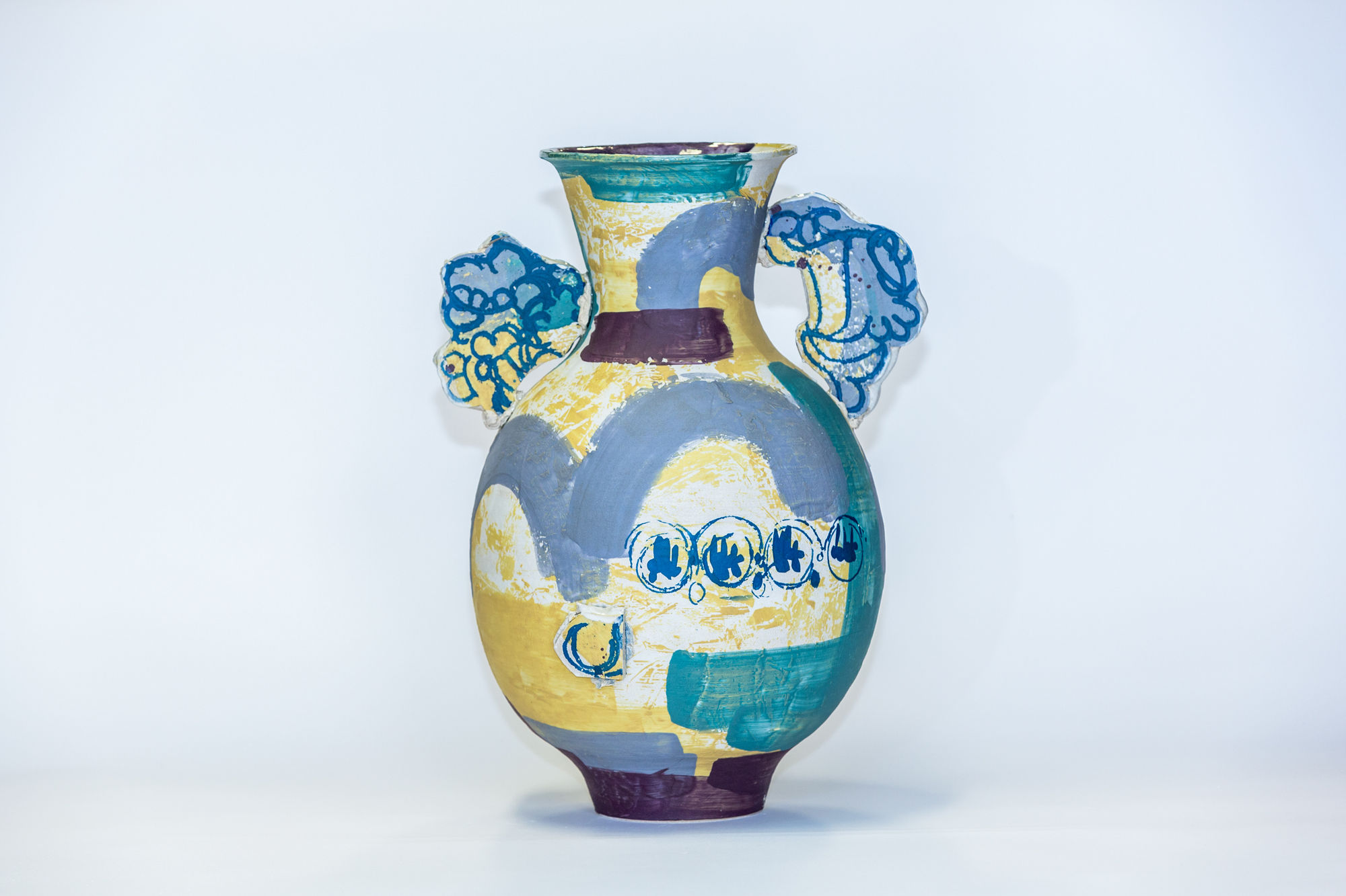 Amy Hughes, Medium Alhambra Vase 01, 2021