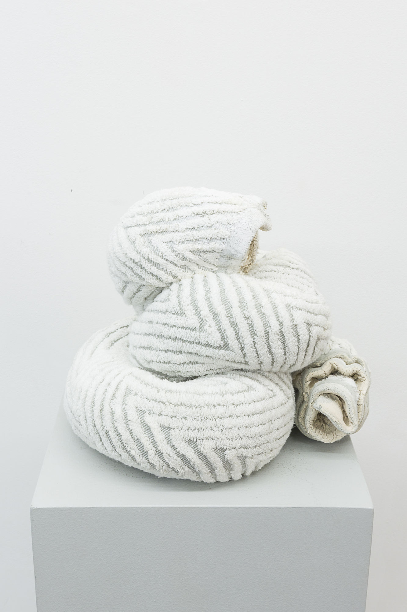 Oren Pinhassi, Towel Snake (Zig Zag) , 2018