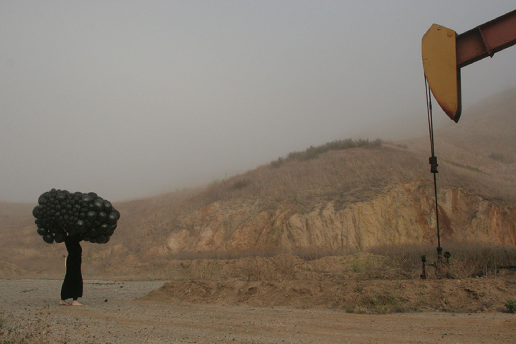 Elana Mann, Double Bow, from the IBD (Improvised Balloon Device) Series, 2007-11