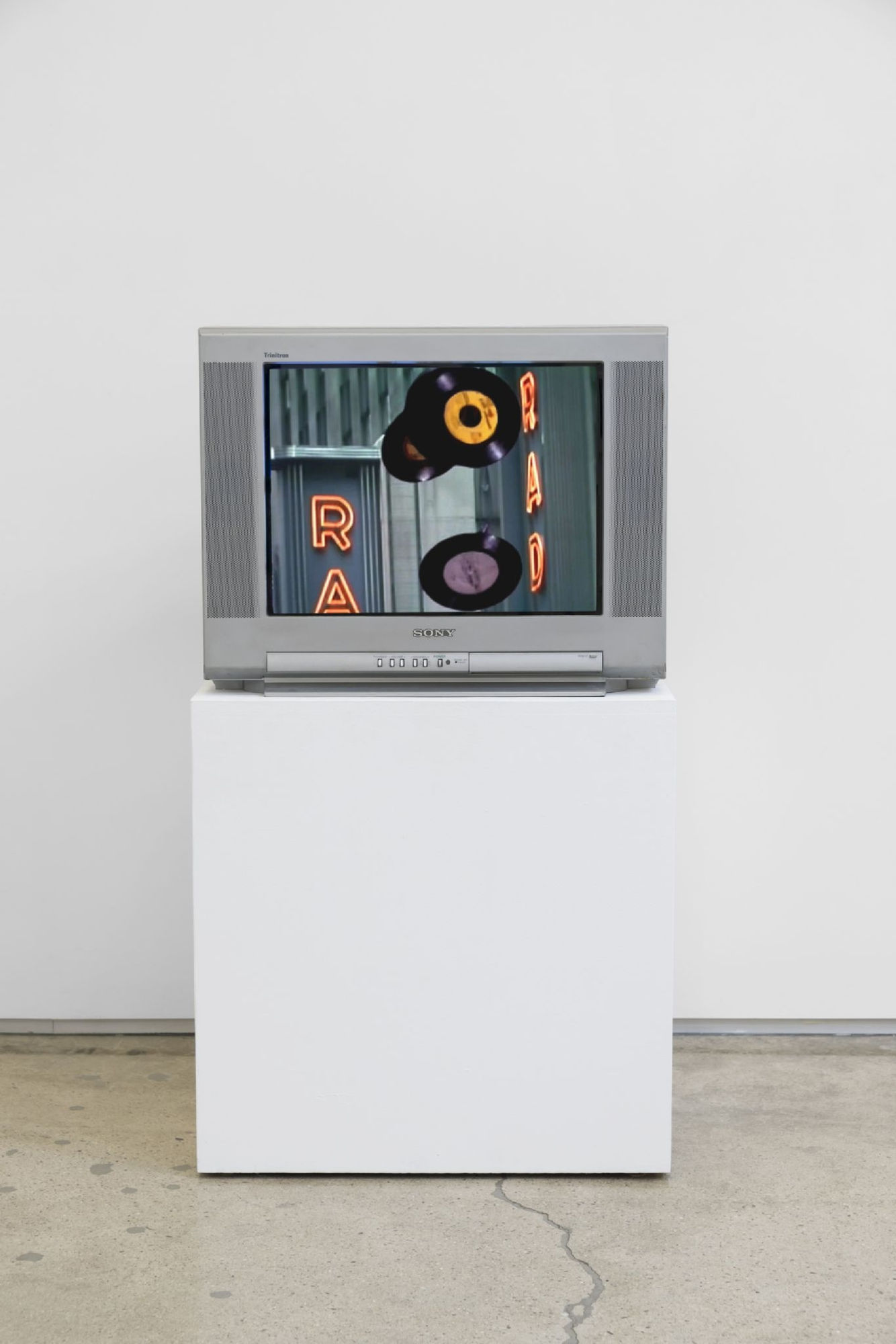 and Christian Marclay MICA-TV (Michael Owen/Carole Ann Klonarides) in collaboration with Dike Blair Dan Graham, CASCADE/Vertical Landscapes, 1988