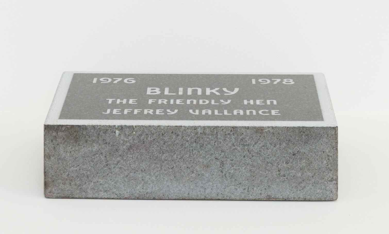 Jeffrey Vallance, Blinky Headstone, 1989