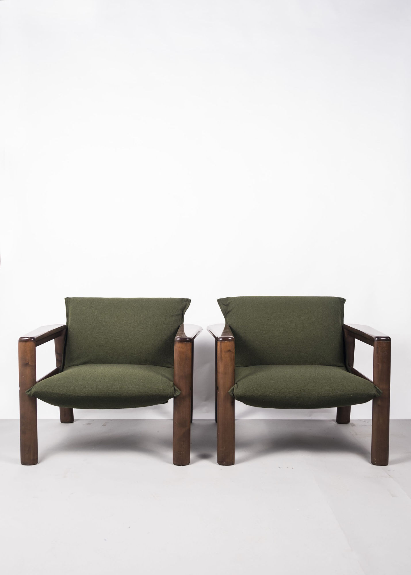Italian, 1950s, Pair of armchairs