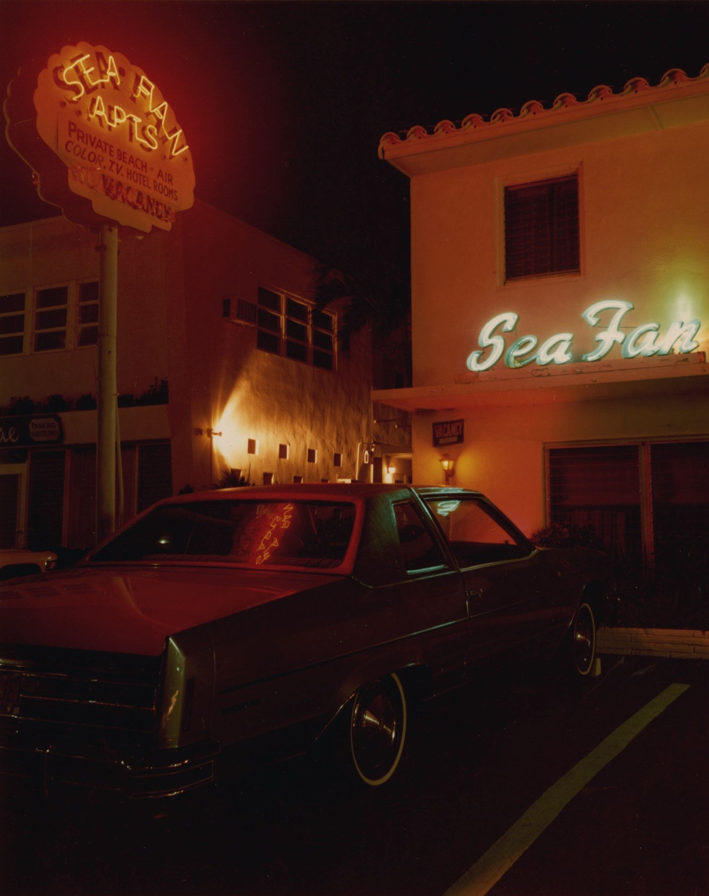 Joel Meyerowitz, Sea Fan Apts, Florida, 1978.
