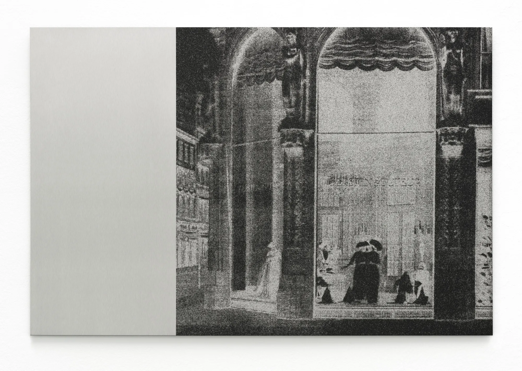 Julian Irlinger, A Smile with One Tooth (Modehaus Kersten & Tuteur), 2022