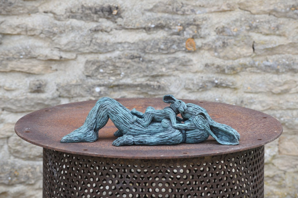 Sophie Ryder, Reclining Mother with Baby on Top, 2020