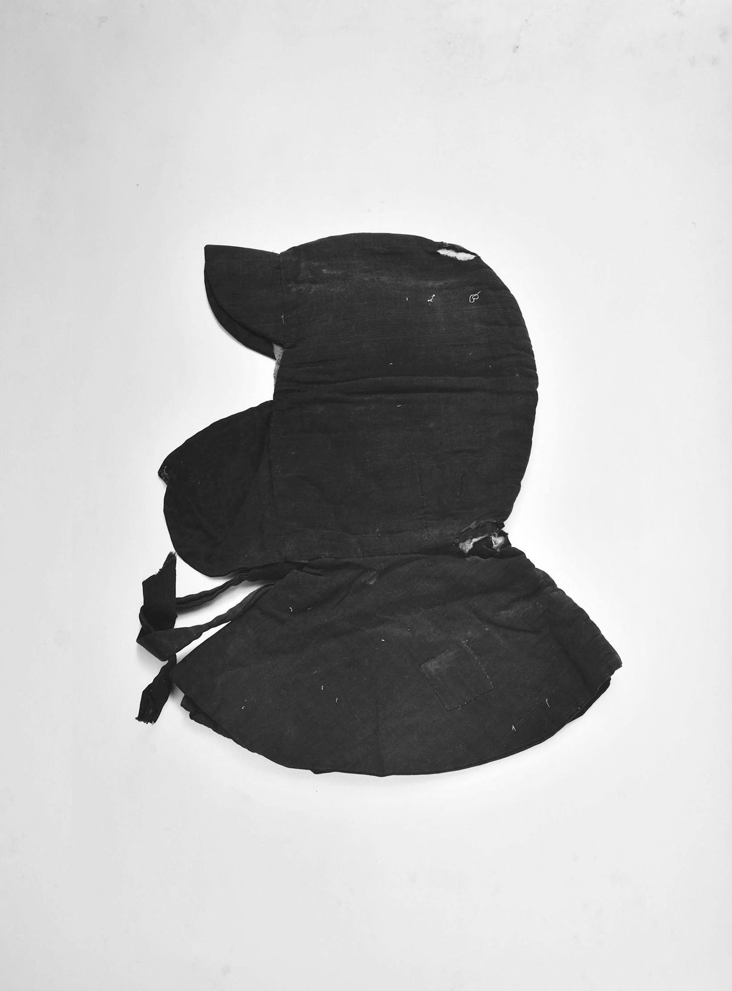 Hiromi Tsuchida, Air raid hood, 1982