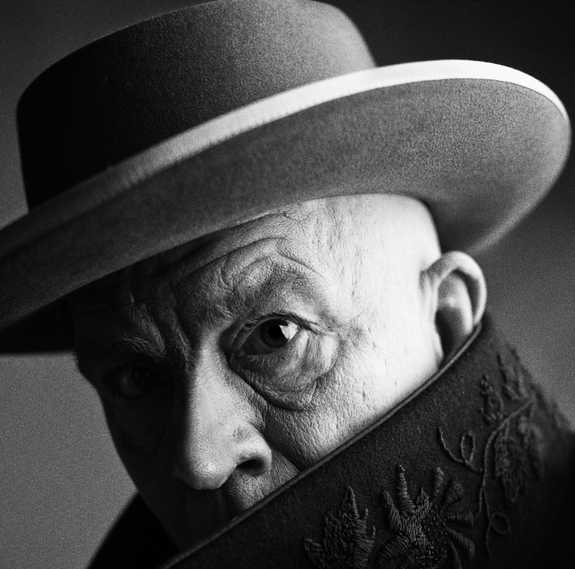 Sandro Miller, Irving Penn / Pablo Picasso, Cannes, France (1957), 2014