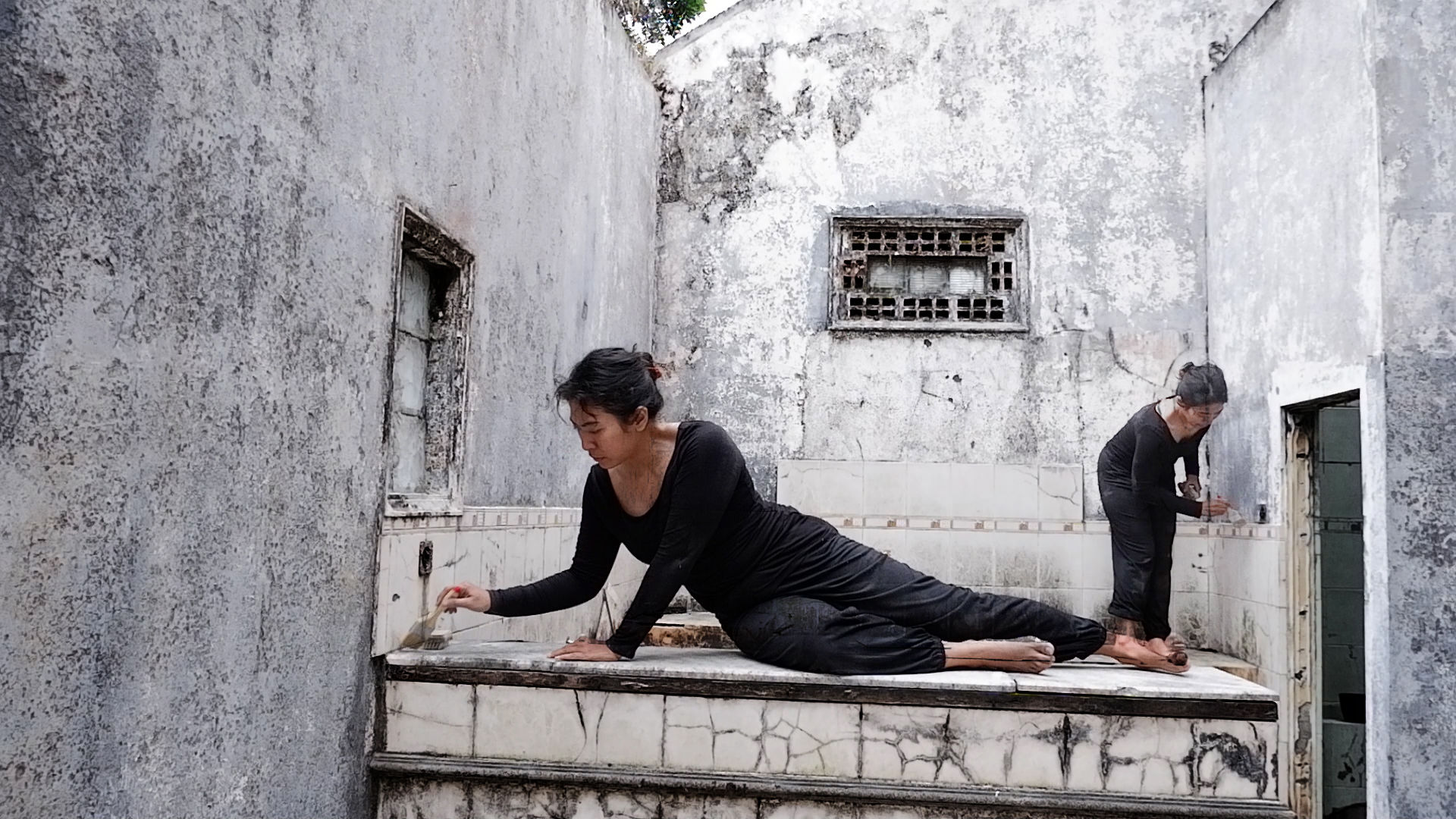 Dea Widya, Their Body has Become Dust, 2018