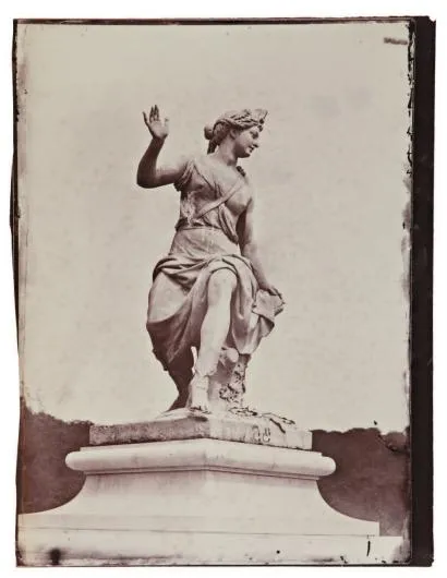 Charles Negre, Nymphe des Forets, sculpture du parc des Tuileries, 1859