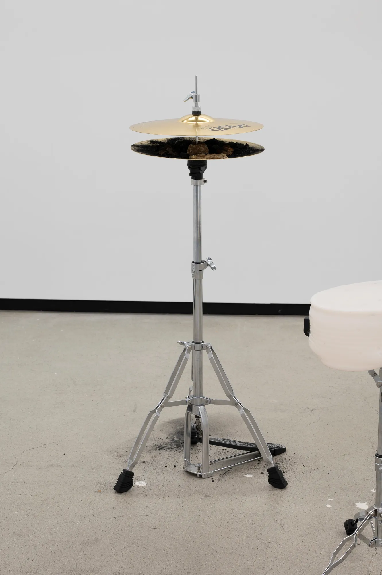 Caitlin Devoy, High Hat, open sizzle, 2025