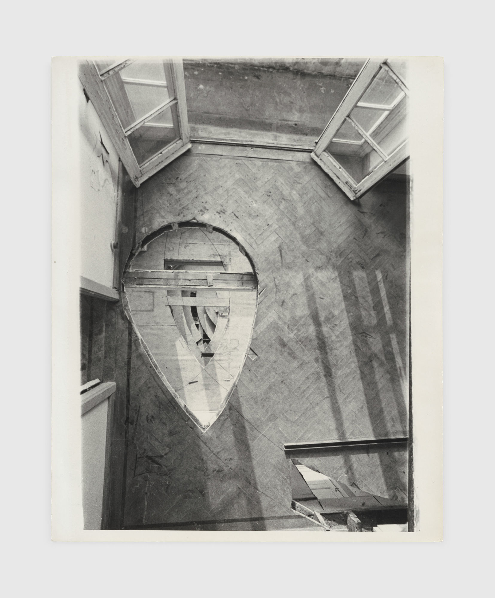 Gordon Matta-Clark, Office Baroque, 1977
