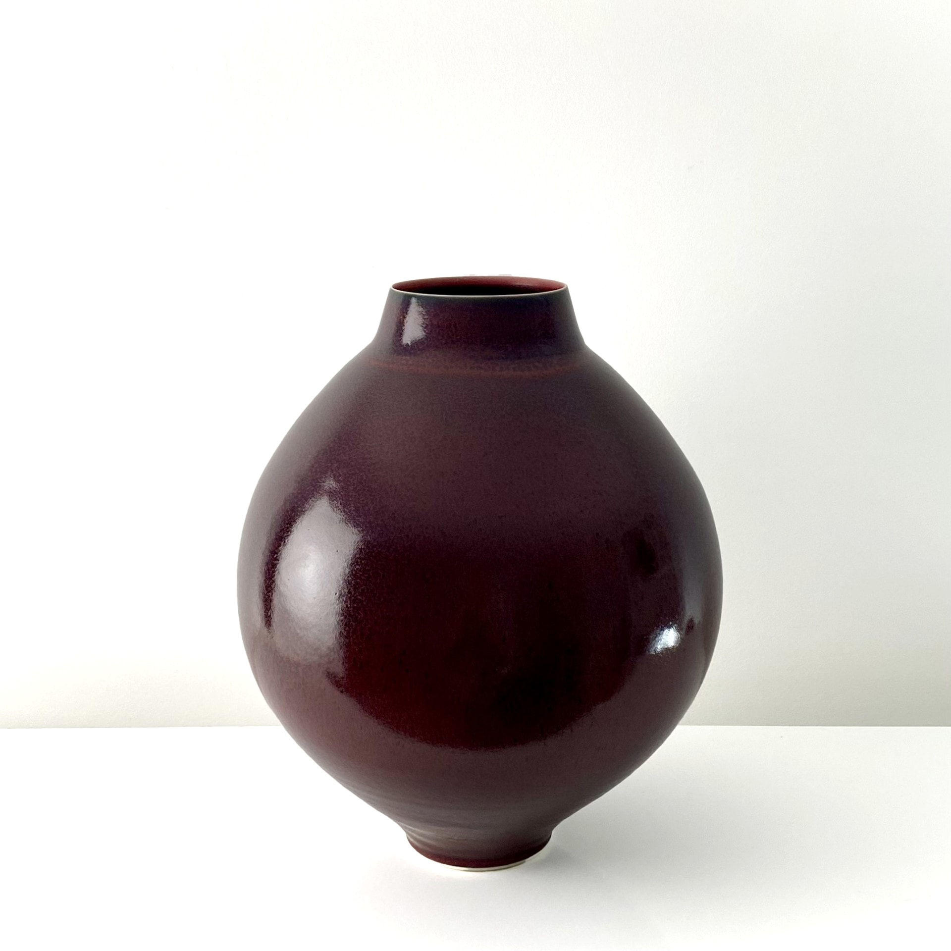 Anna Silverton, Porcelain Jar, 2023