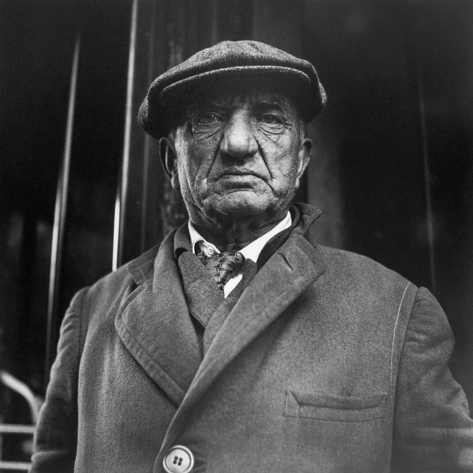 Vivian Maier New York, NY, May Tirage gélatino-argentique, posthume 30 x 30 cm Dim. papier: 40 x 50 cm