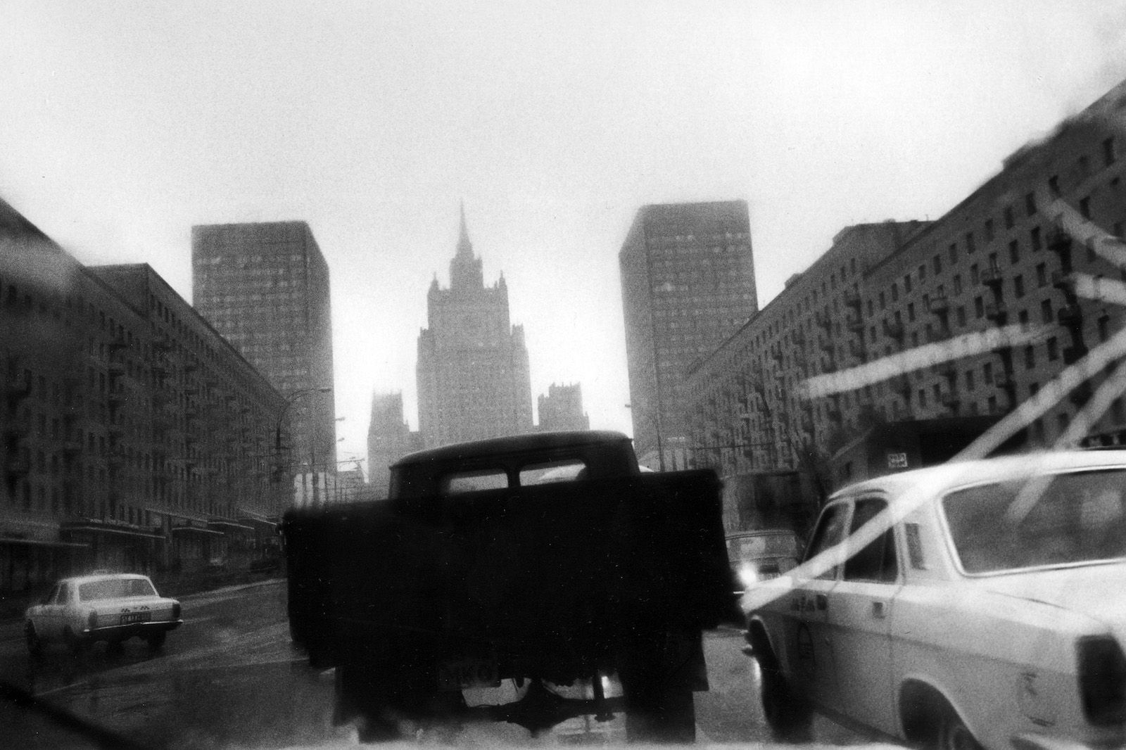 Jean-Christophe Béchet Moscou, URSS Tirage gélatino-argentique sur papier Kentmere, réalisé par l'artiste 26 x 36 cm Dim. papier: 30 x 40 cm