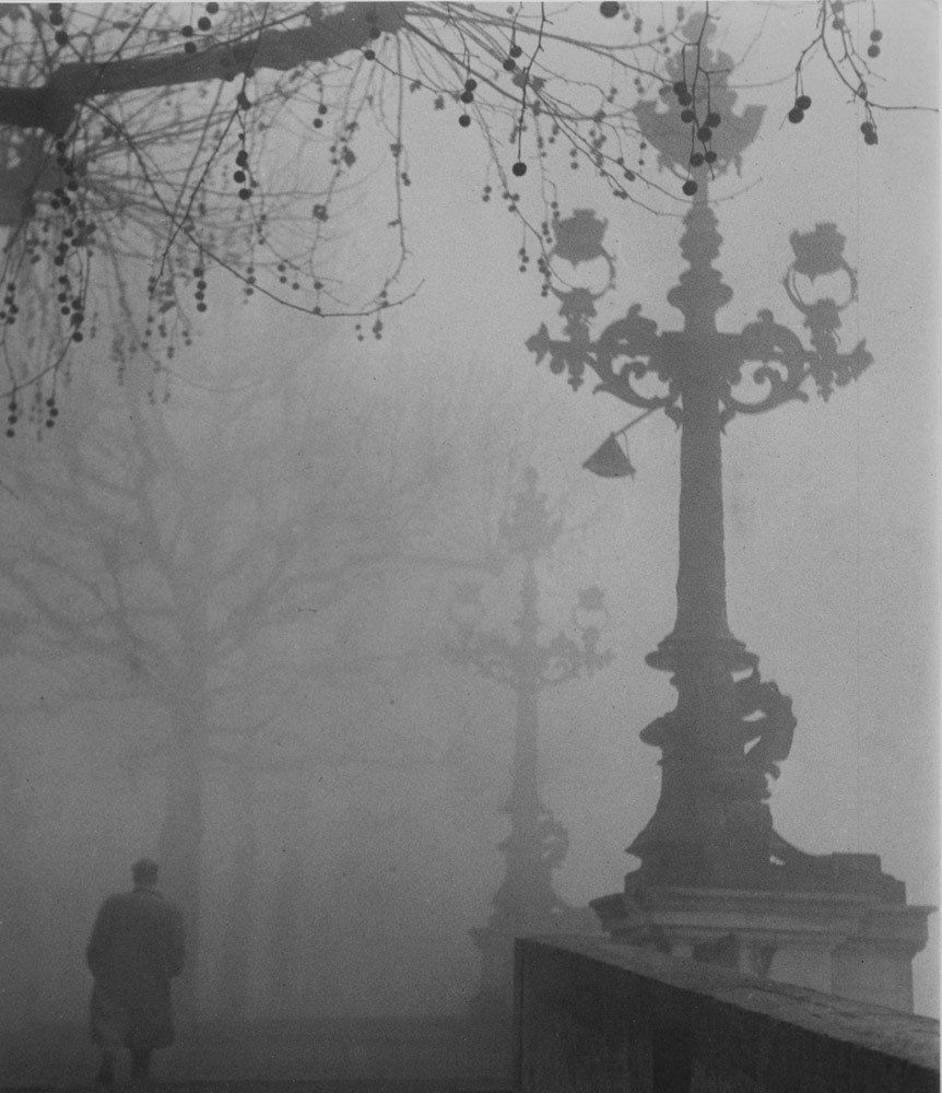 Sabine Weiss Lyon Tirage gélatino-argentique postérieur 26,7 x 30 cm Dim. papier: 30 x 40 cm