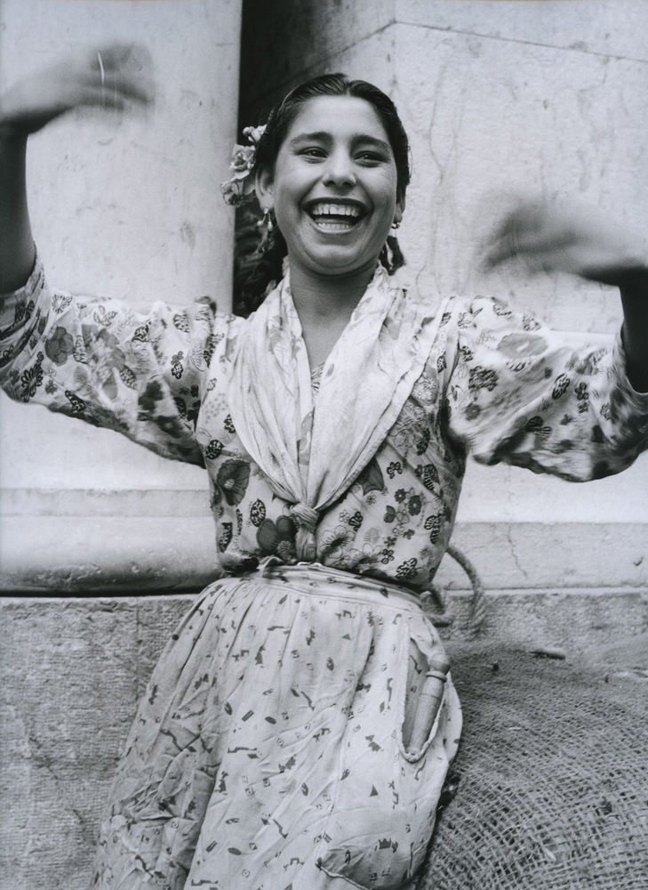 Sabine Weiss Valence Tirage gélatino-argentique postérieur 26,9 x 33,1 cm Dim. papier: 30 x 40 cm