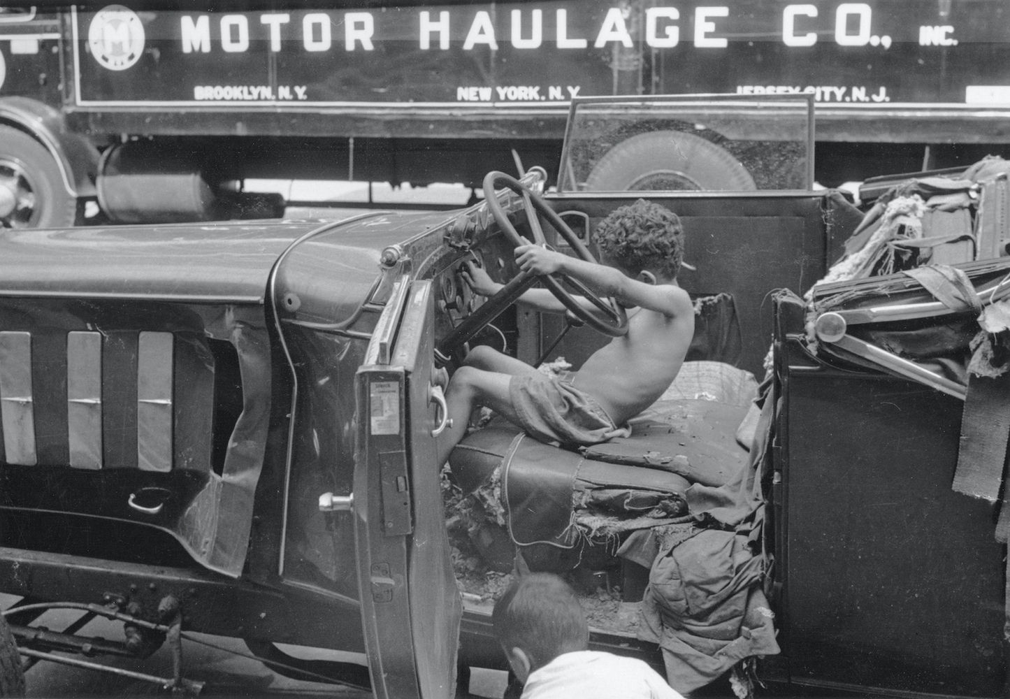 Sid Kaplan New York City Tirage gélatino-argentique postérieur, réalisé par l'artiste 22 x 32,8 cm 8.66 x 12.6 in Dim. papier: 35,6 x 28 cm