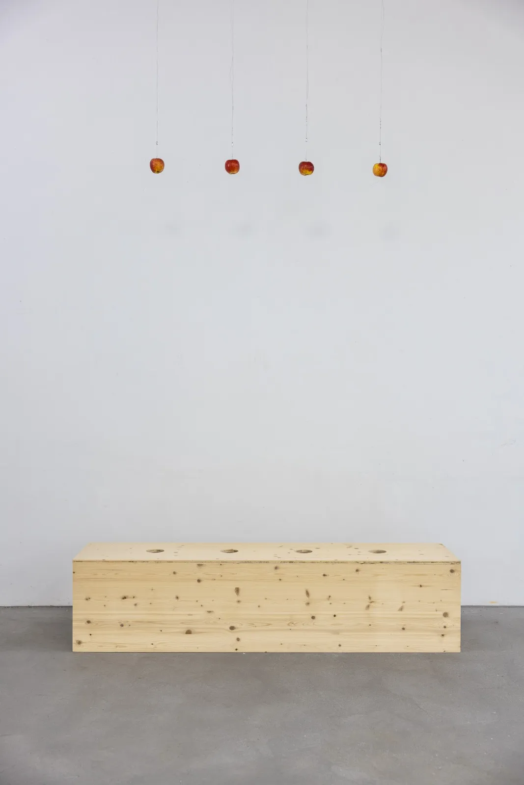 Roman Signer, Vier Apfel / Four Apples, 2011/2021