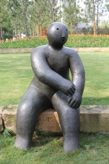 Joy Brown, sitter on bench a, 2016