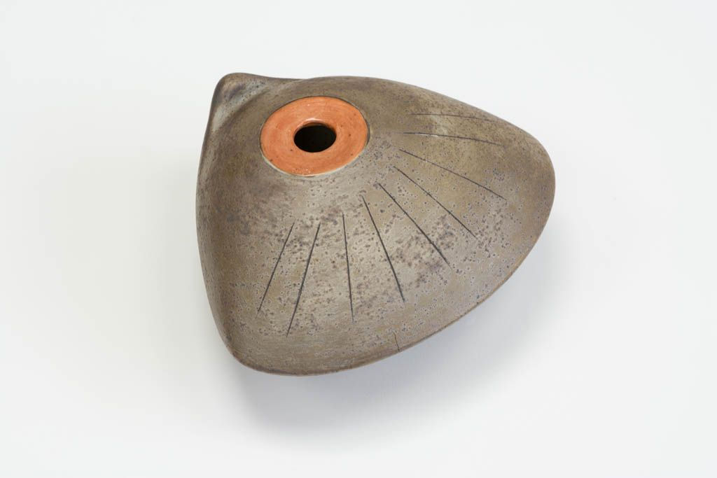 Wayne Ngan, Clam (metallic and rust with lines), 2015