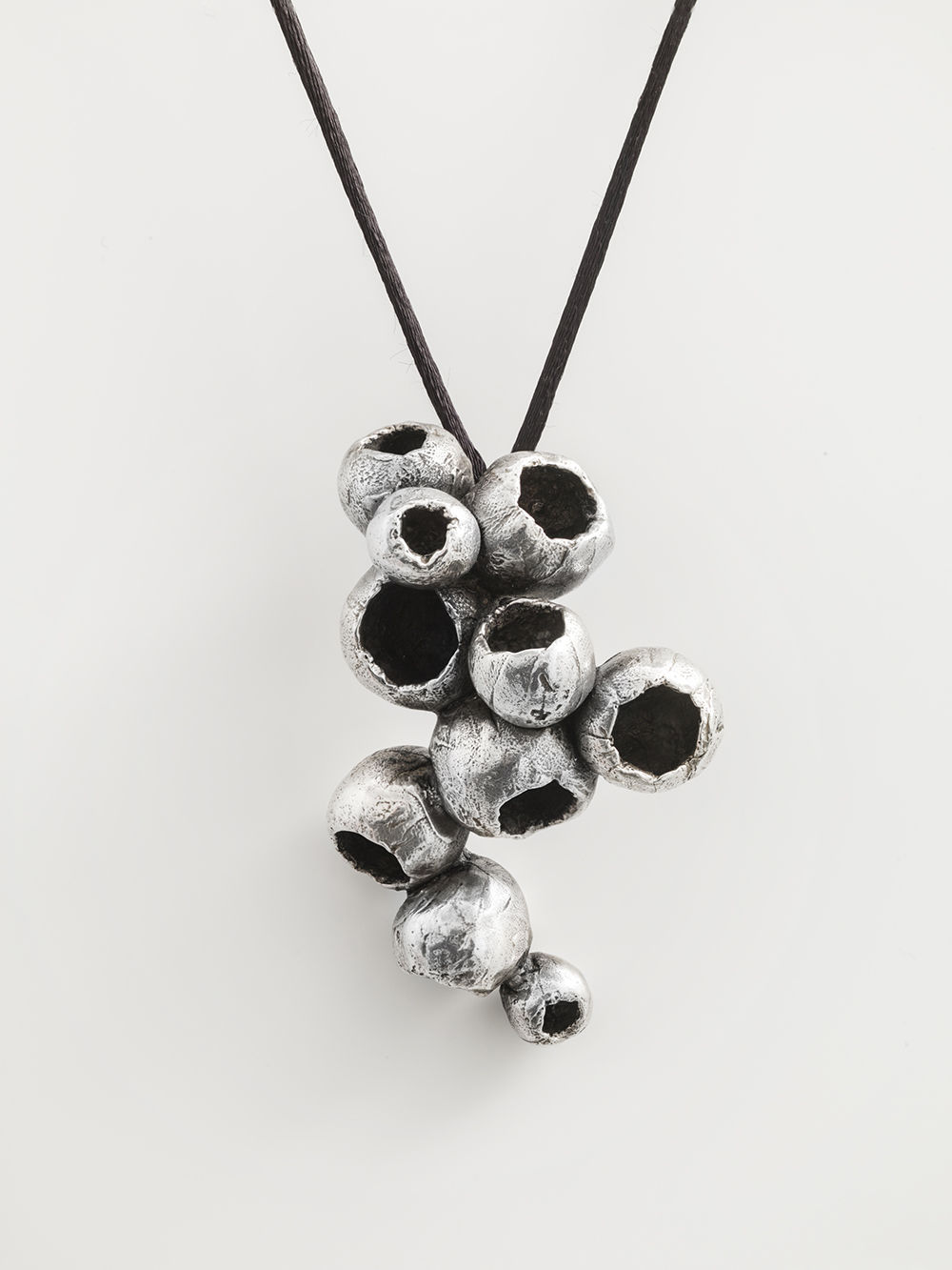 Susie MacMurray, Silver Carapace IV, 2020