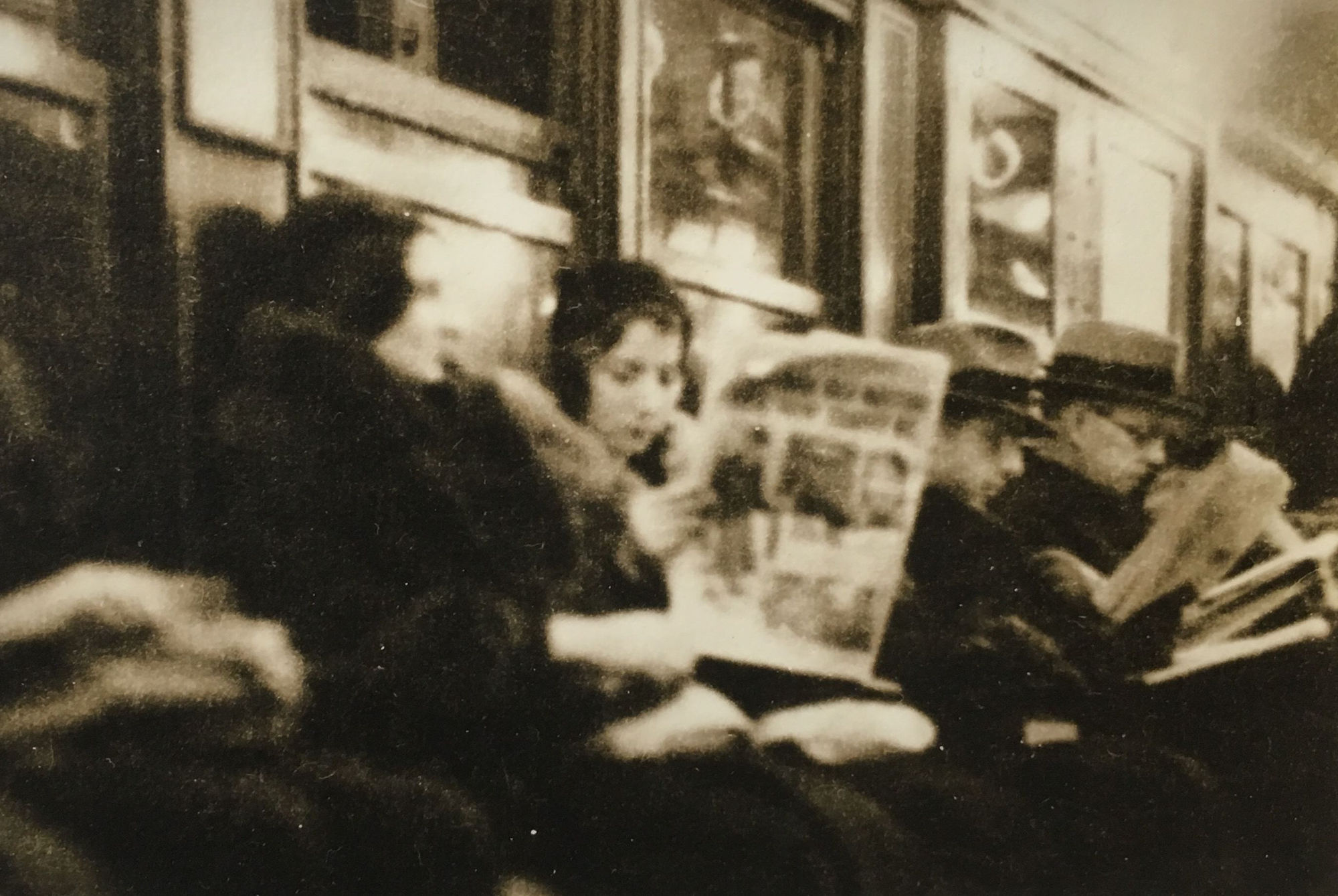 Fred Zinnemann, Untitled [subway passengers], 1932