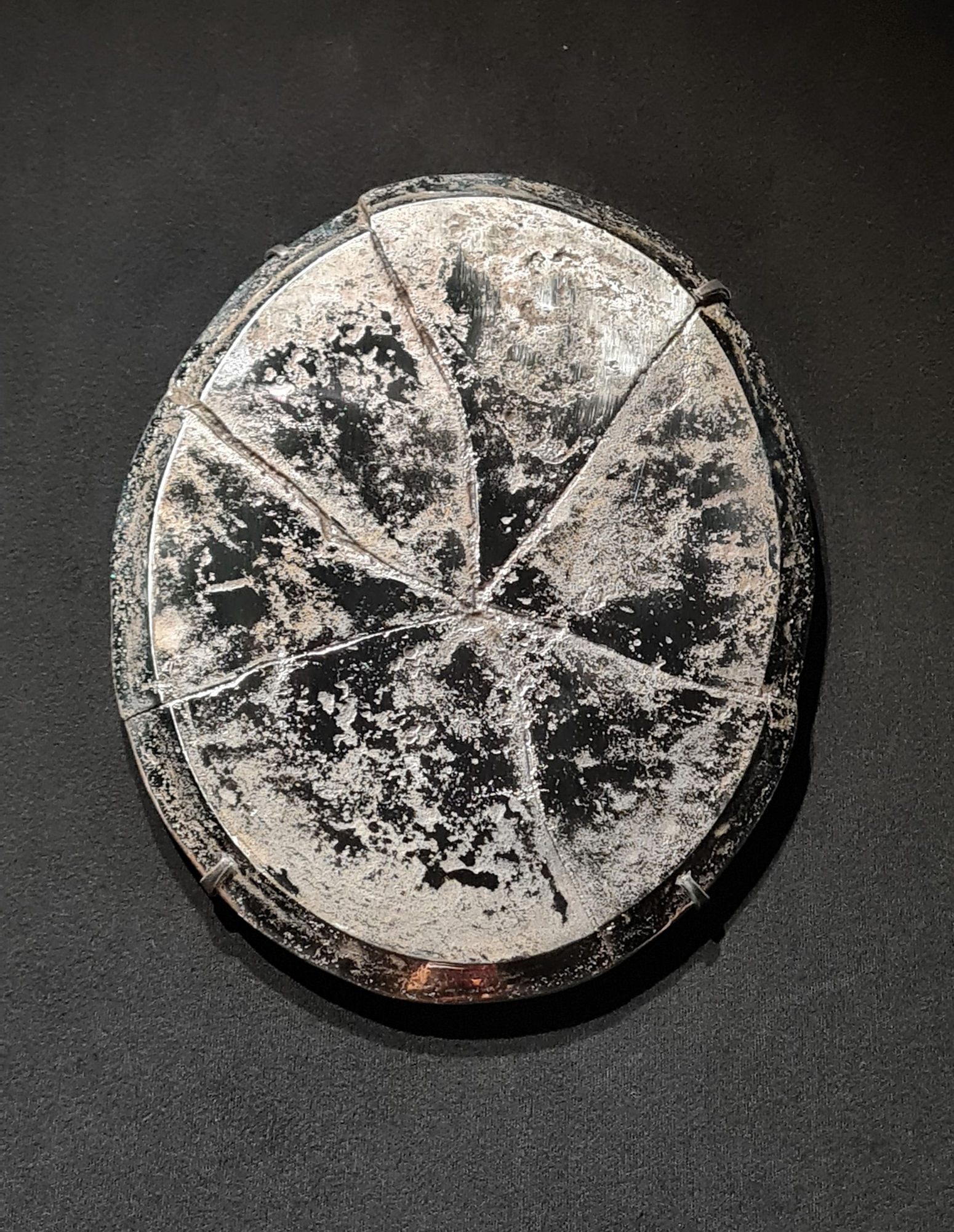 Adi Toch, Beyond a Glance - Fractured Oval (large) no 18, 2023