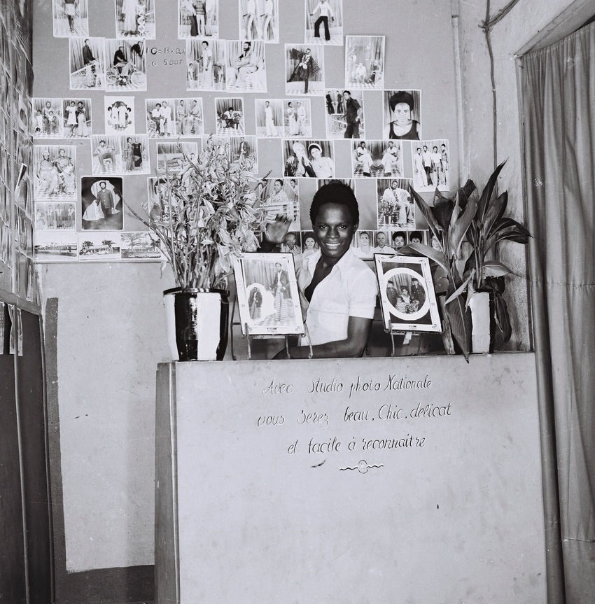 Samuel Fosso, Autoportrait from the series 70's Lifestyle, 1975-1978