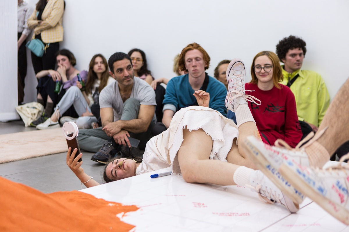 YGRG14X: reading with the single hand V