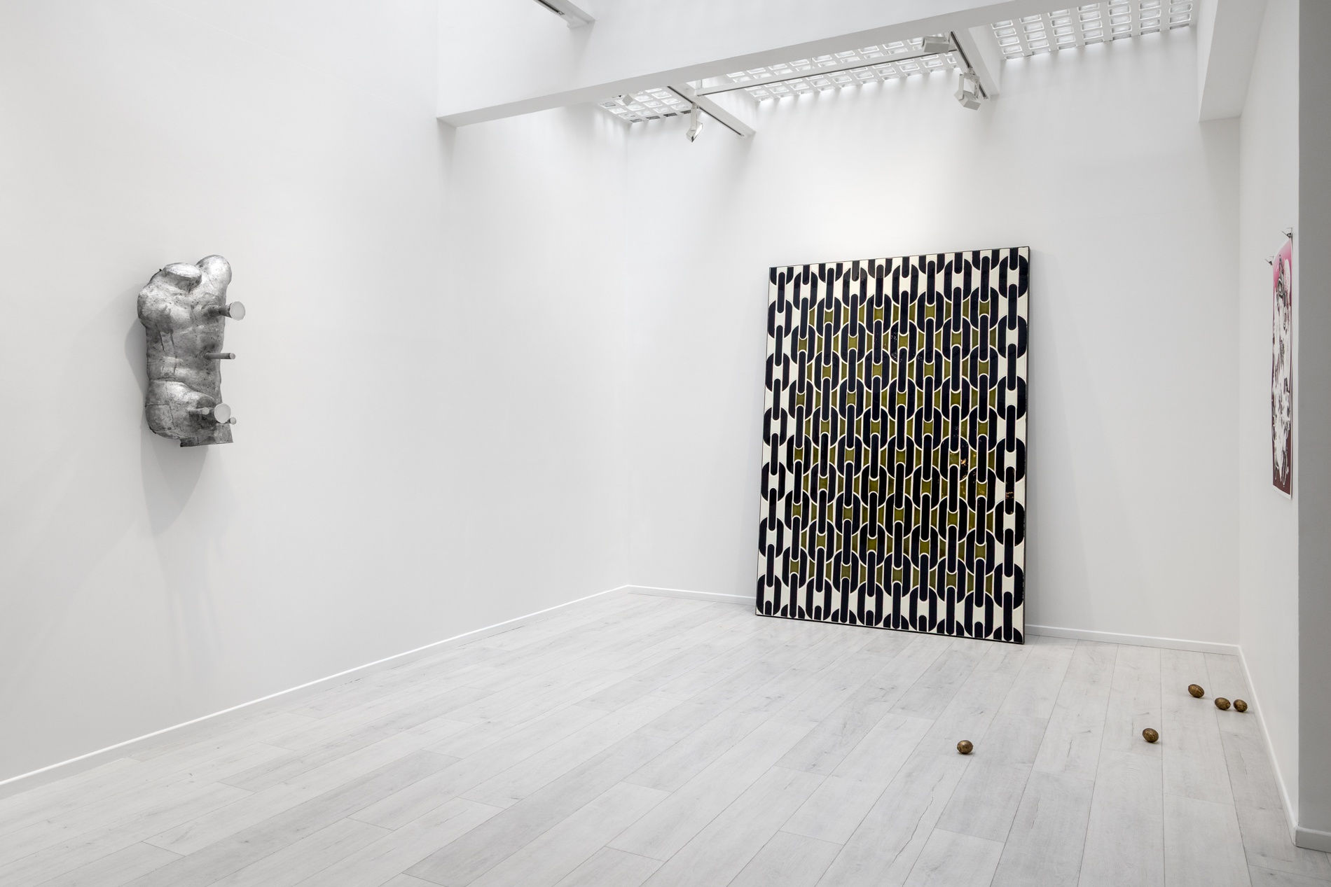 Jos&eacute; Le&oacute;n Cerrillo Installation view, vanitas at Andr&eacute;hn-Schiptjenko Paris, 2025.