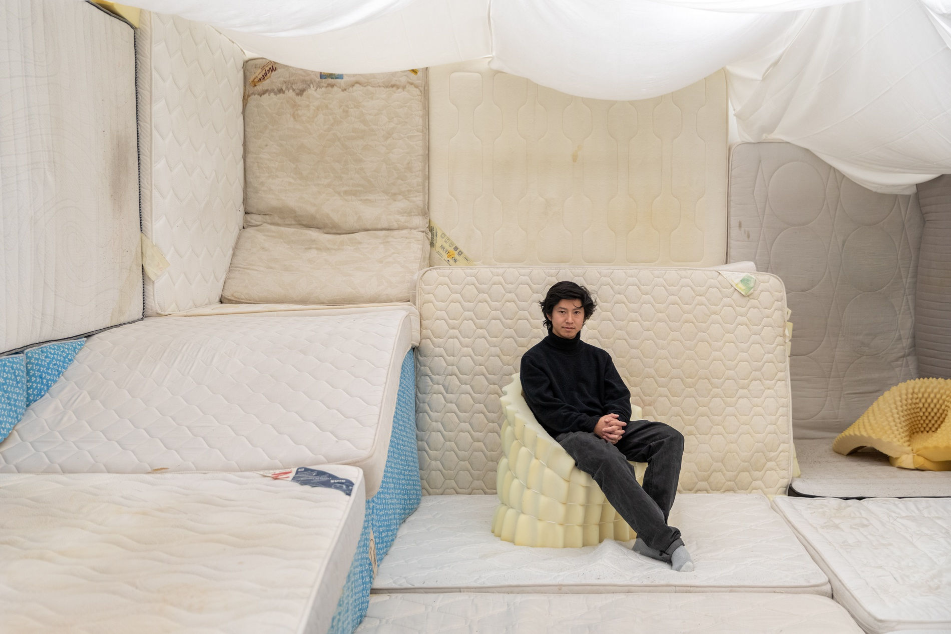 Installation view, 'malléable, aléatoire', Andréhn-Schiptjenko, Paris, France, 2023 Samuel Nguyen