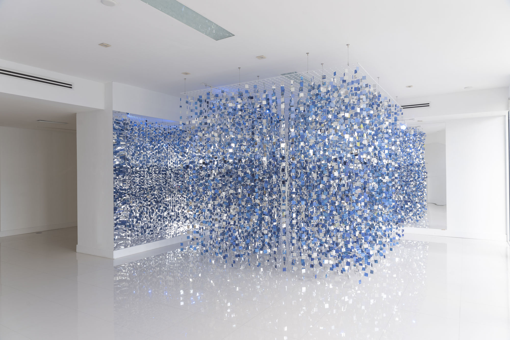 Mabel Poblet: What does all the blue in the sea have that the sky doesn’t?