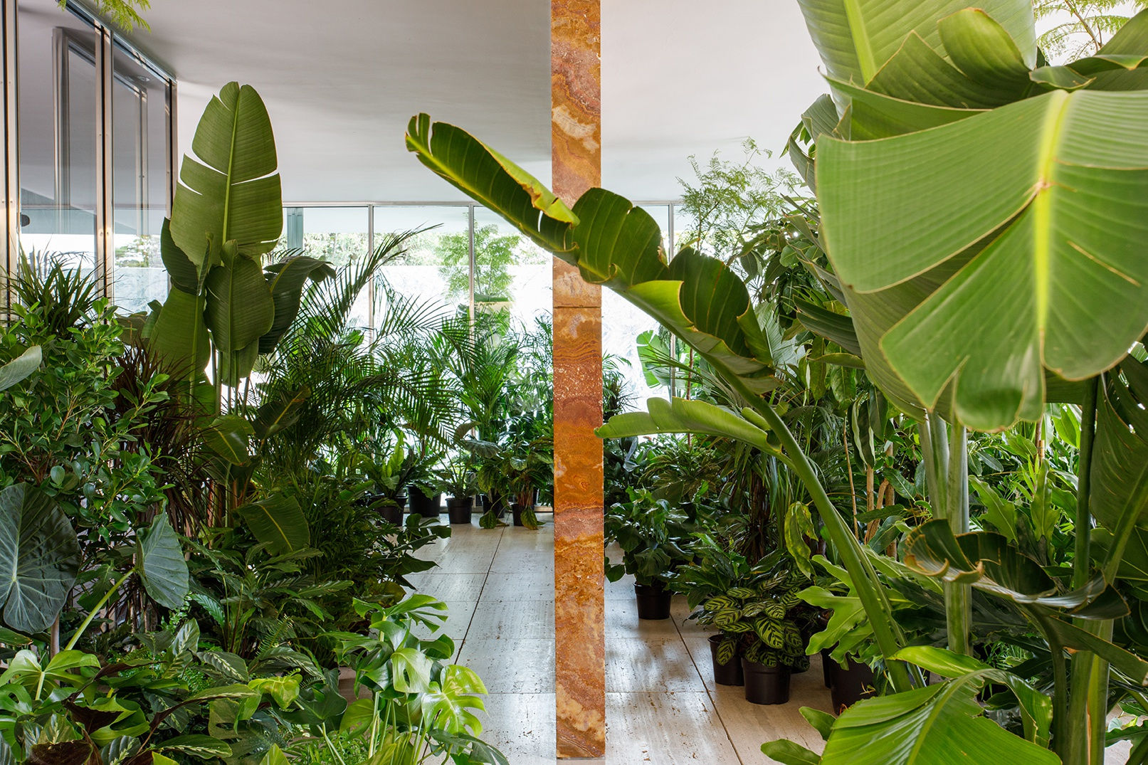 Caio Reisewitz: Suspendre el Cel, Fundaci&oacute; Mies Van der Rohe, Barcelona, Espanha, 2024