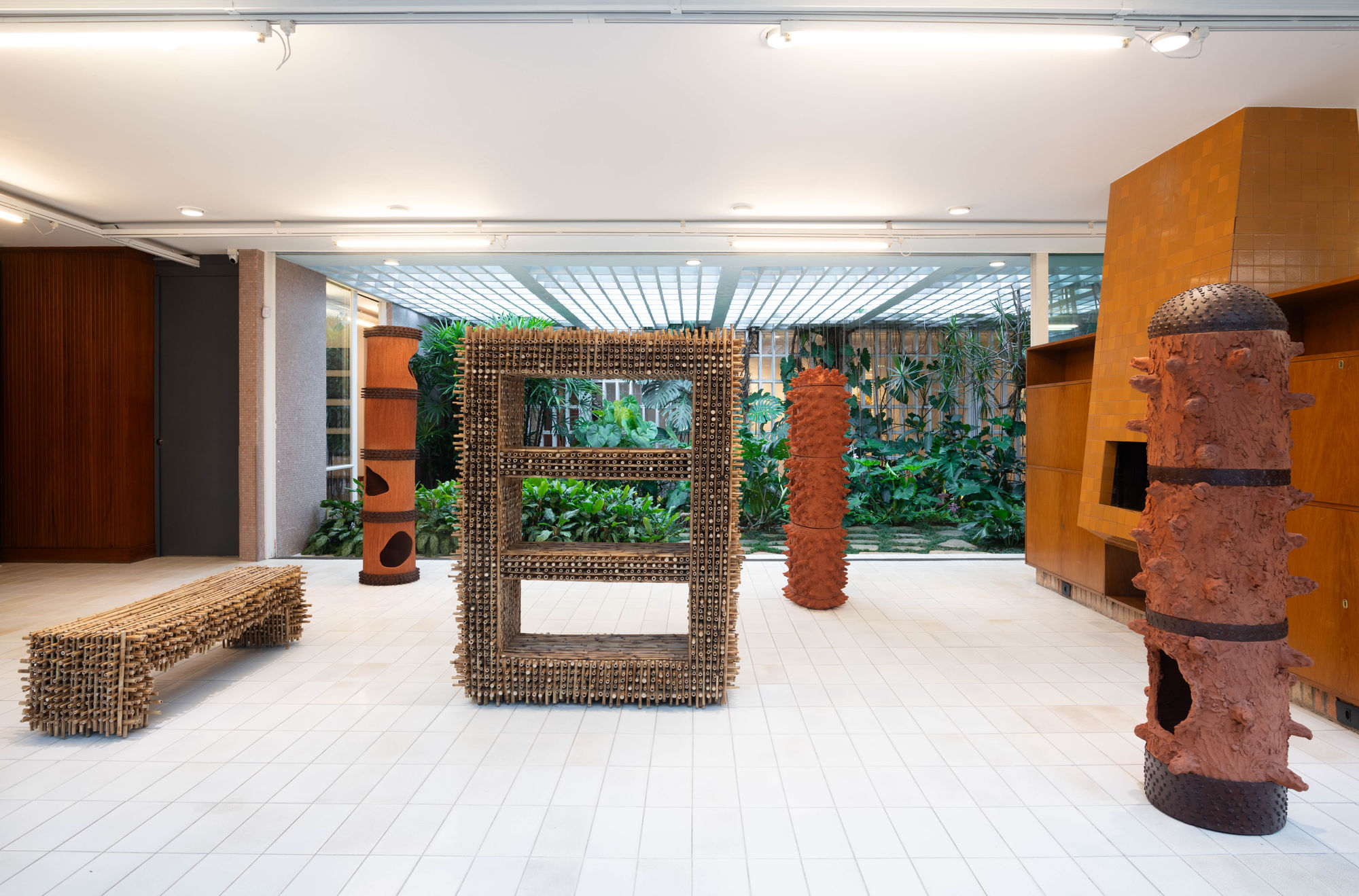 Eu Escuto, Luciana Brito Galeria, São Paulo, 2024