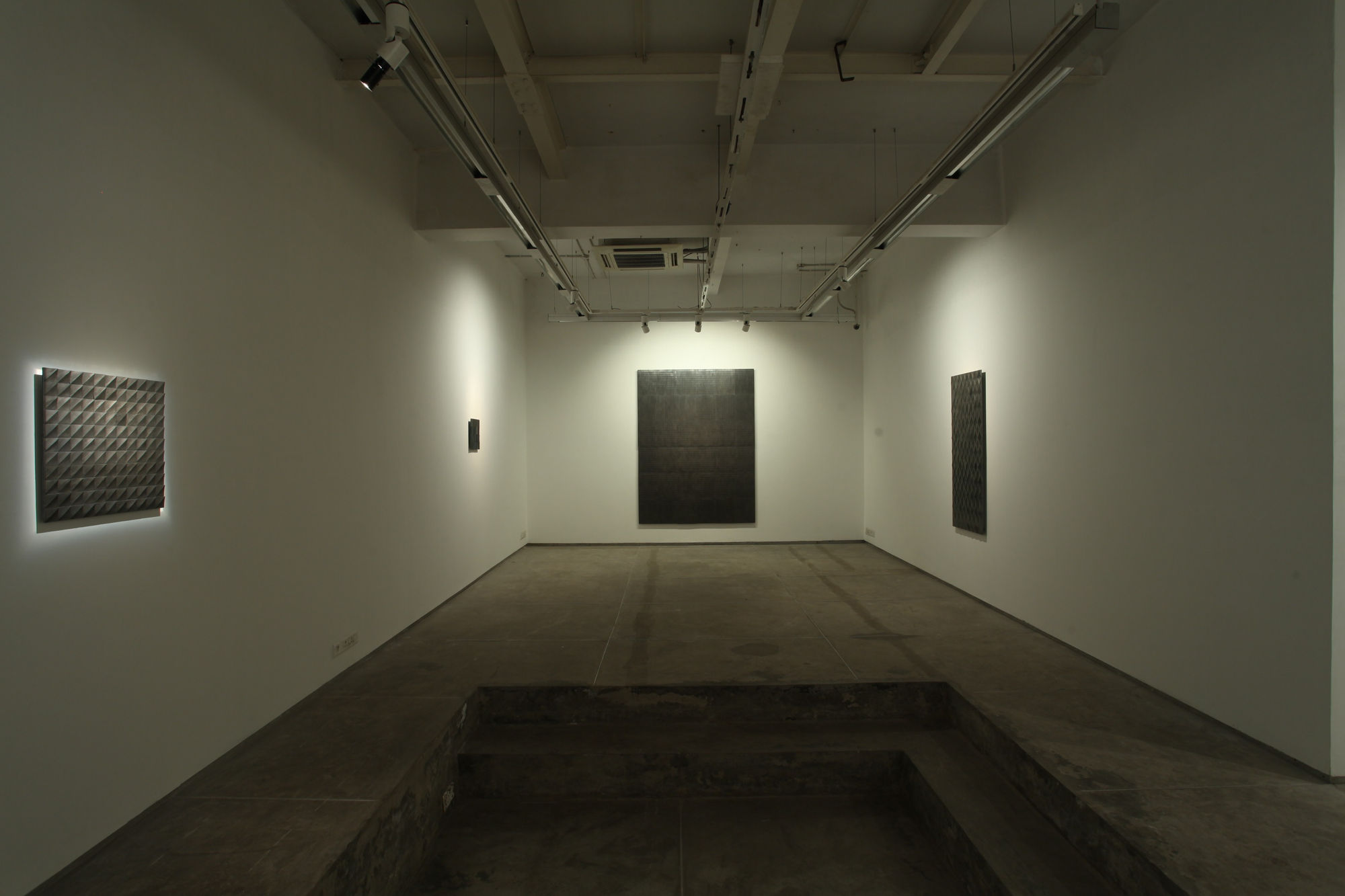 Ayesha Sultana | Outside the Field of View | Experimenter-Hindustan Road | May 09 - June 26, 2014