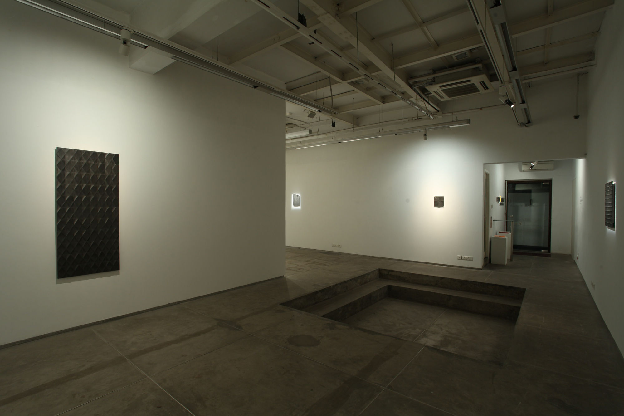 Ayesha Sultana | Outside the Field of View | Experimenter-Hindustan Road | May 09 - June 26, 2014